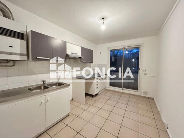 Location Appartement 3 pièces 67.18 m² - 79 AVENUE DU 8 MAI 1945 - LE MAS REBUFER Bron 69500