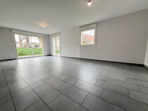 Maison Pouilley Francais 6 pièce(s) 114.69 m2