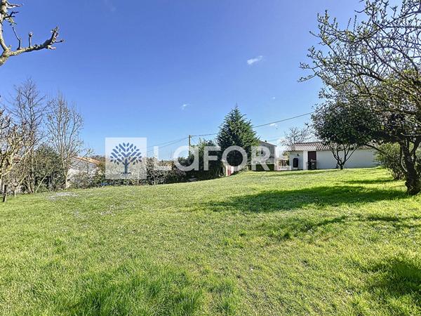 Achat terrain La Chapelle-Saint-Laurent - 648 m² - 35 600 €