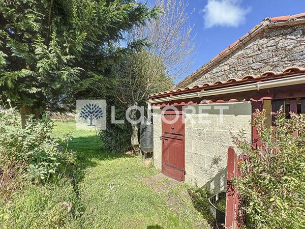 Achat terrain La Chapelle-Saint-Laurent - 648 m² - 35 600 €