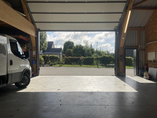 Local D’activité 311m² – Les ponts de ce