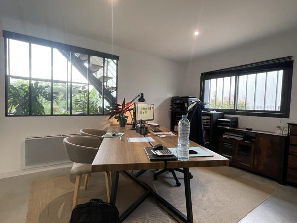 Local D’activité 311m² – Les ponts de ce