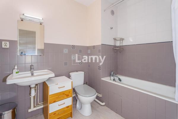Parking + annexe + appartement