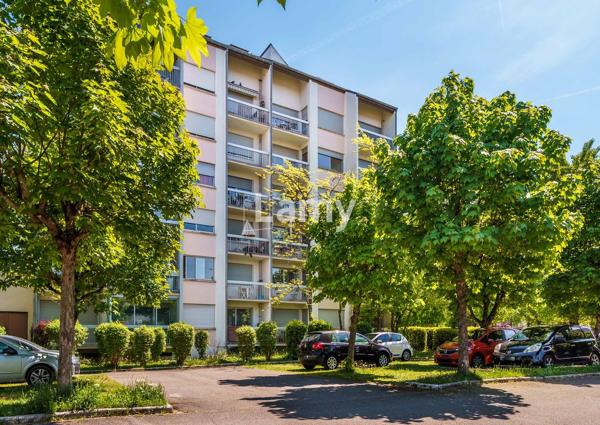 Parking + annexe + appartement