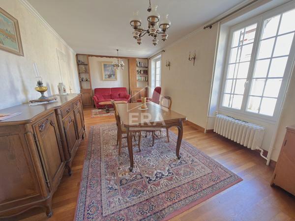 Maison divisée en 2 logements indépendants à Mormant