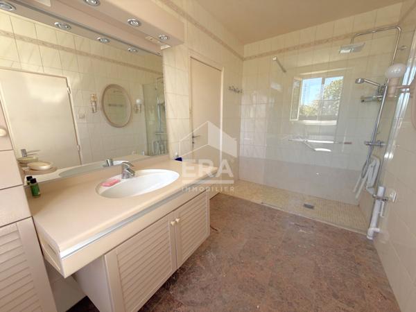 Maison divisée en 2 logements indépendants à Mormant