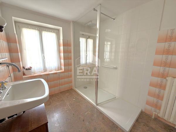 Maison divisée en 2 logements indépendants à Mormant