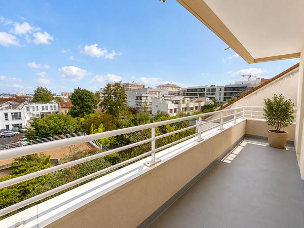Nanterre La Boule - Studio avec balcon, cave et parking