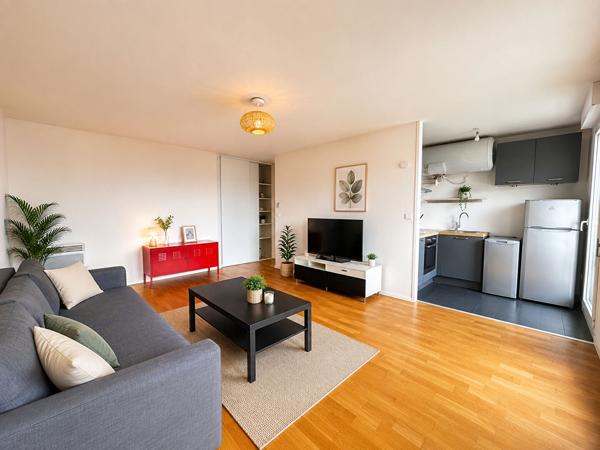 Nanterre La Boule - Studio avec balcon, cave et parking