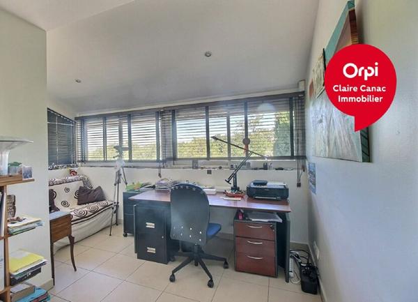 Maison à vendre    5 pièces •  Lagarrigue