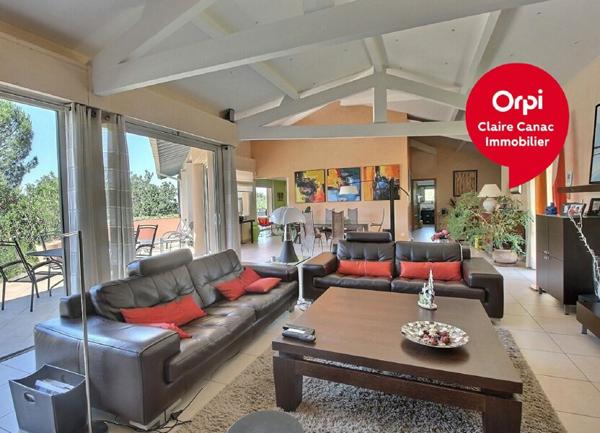 Maison à vendre    5 pièces •  Lagarrigue