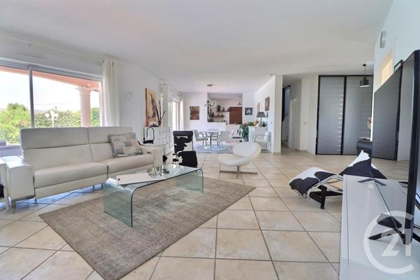 Maison à vendre  6 pièces - 182 m2 BAGNOLS EN FORET - 83