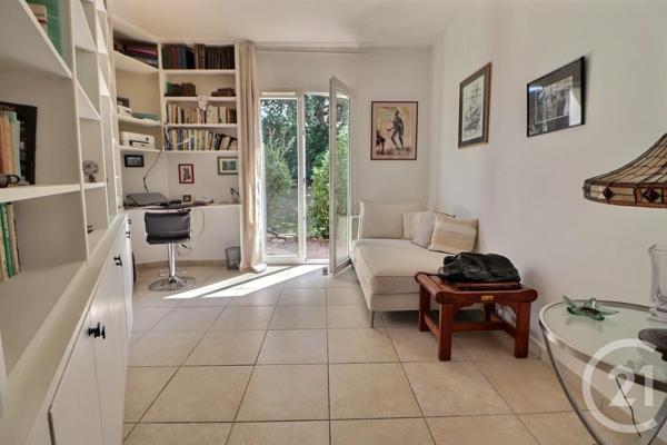 Maison à vendre  6 pièces - 182 m2 BAGNOLS EN FORET - 83