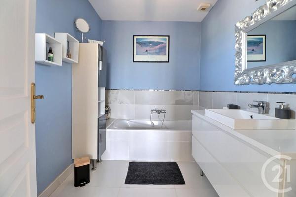 Maison à vendre  6 pièces - 182 m2 BAGNOLS EN FORET - 83