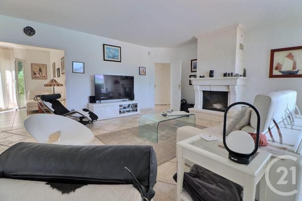 Maison à vendre  6 pièces - 182 m2 BAGNOLS EN FORET - 83