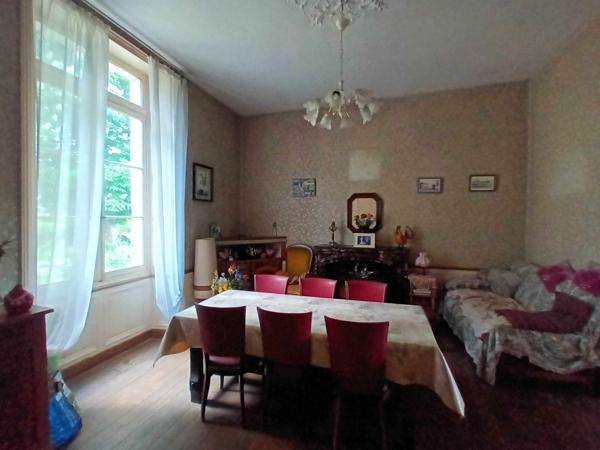 MAISON DE MAITRE A RENOVER - PROCHE CHASSENEUIL