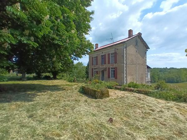 MAISON DE MAITRE A RENOVER - PROCHE CHASSENEUIL