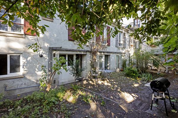 ATELIER D'ARTISTE/HABITATION A RENOVER Saint-Denis (93200)