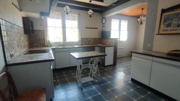 Maison de village 206 M2 avec terrain et piscine