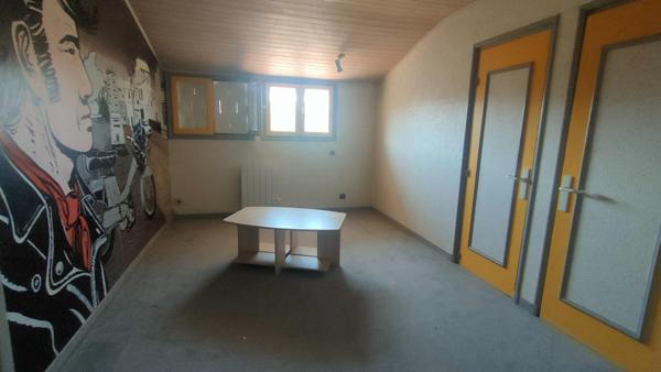 Maison de village 206 M2 avec terrain et piscine