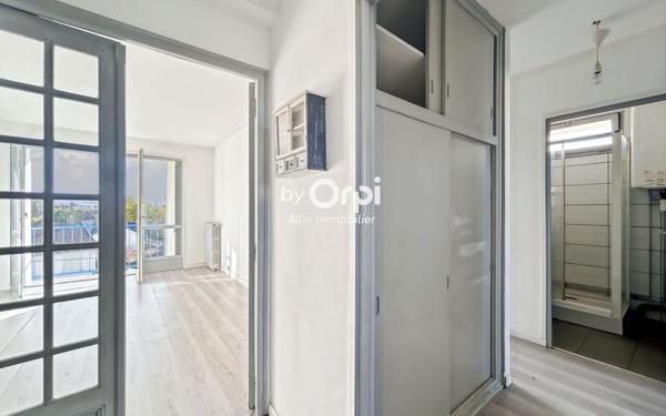 Appartement à vendre    3 pièces • 53 m2 Montluçon