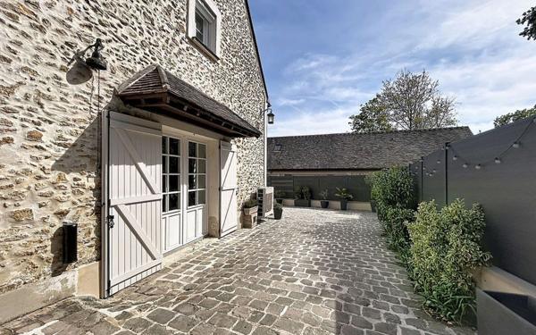 Maison à vendre    4 pièces • 118,72 m2 Marolles-en-Brie