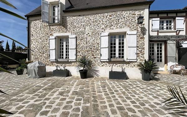 Maison à vendre    4 pièces • 118,72 m2 Marolles-en-Brie