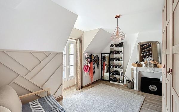 Maison à vendre    4 pièces • 118,72 m2 Marolles-en-Brie