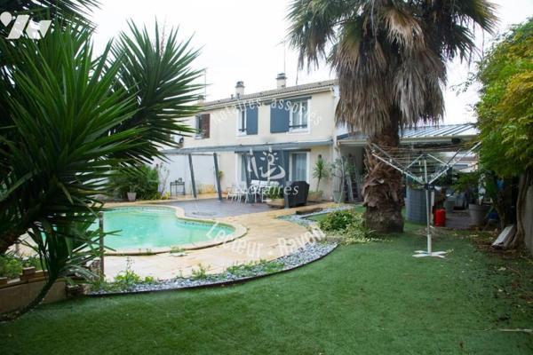 Maison familiale avec piscine dans le centre de Milhaud