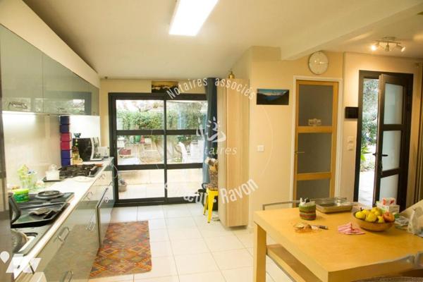 Maison familiale avec piscine dans le centre de Milhaud