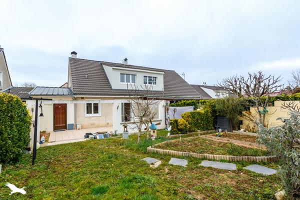 Maison à vendre 355 232 € Chassieu 4 p 76 m² DPE E