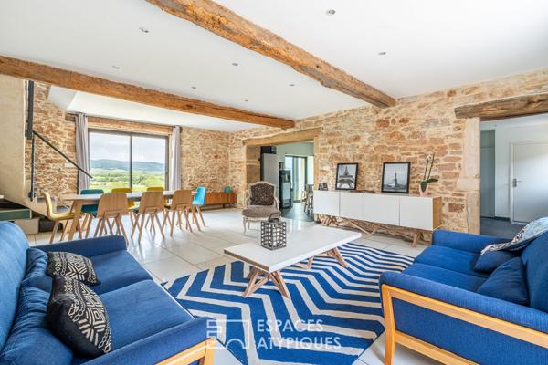 Maison en pierres dorées et sa vue imprenable