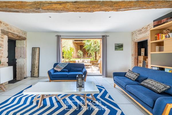 Maison en pierres dorées et sa vue imprenable