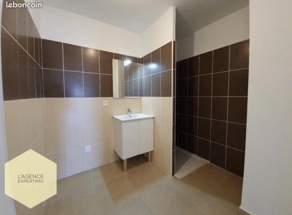 Courthézon (84350) Appartement T3 avec balcon