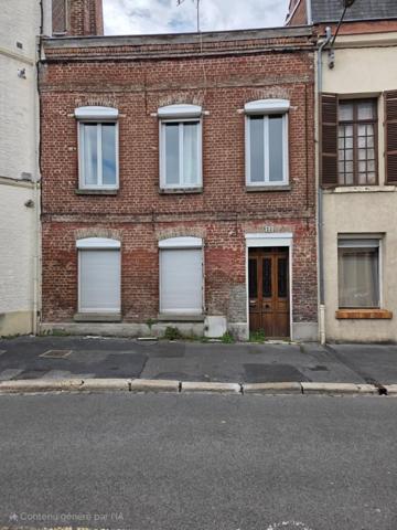 Maison de charme en centre-ville de Saint-Quentin  à moins de 100 000 €