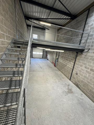 A LOUER : Local d'activité NEUF 160 m² - Route de Clisson Nantes SUD