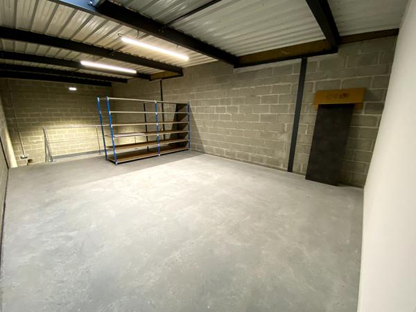 A LOUER : Local d'activité NEUF 160 m² - Route de Clisson Nantes SUD