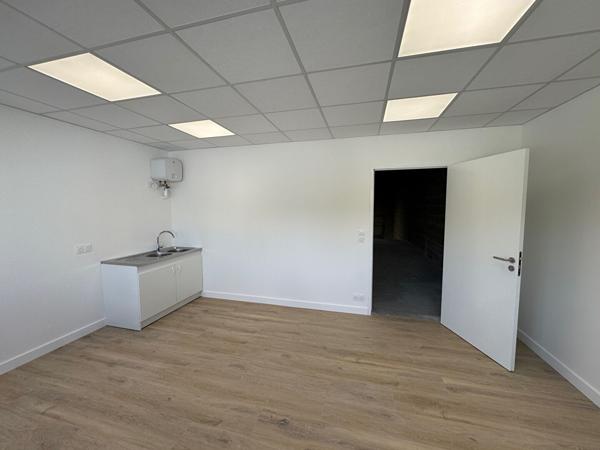 A LOUER : Local d'activité NEUF 160 m² - Route de Clisson Nantes SUD