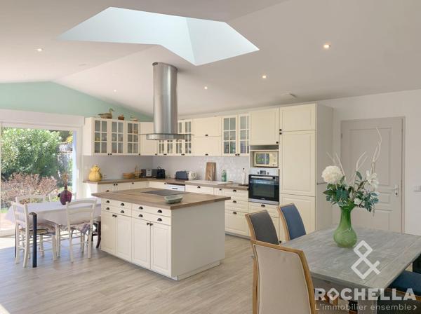 Maison de plain-pied de 150m2, 4 chambres, un bureau, jardin, garage à Chatelaillon-plage.