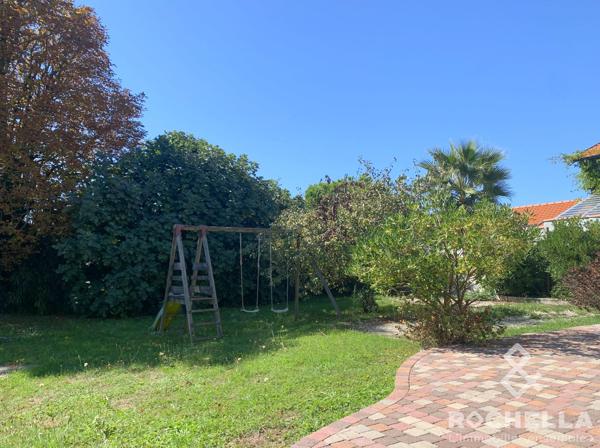 Maison de plain-pied de 150m2, 4 chambres, un bureau, jardin, garage à Chatelaillon-plage.