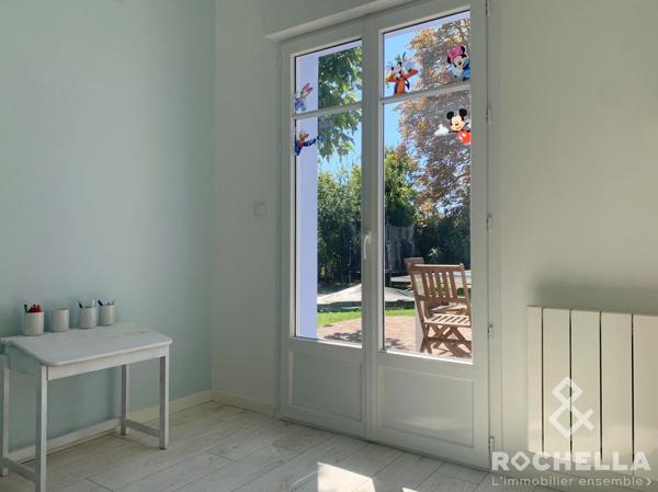 Maison de plain-pied de 150m2, 4 chambres, un bureau, jardin, garage à Chatelaillon-plage.