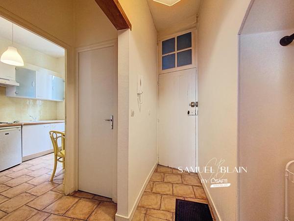 Atypique, spacieux, lumineux.