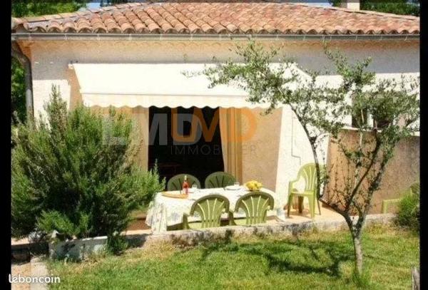 Villa avec gîte sur 5000 m2 de terrain, Piscine. Garage