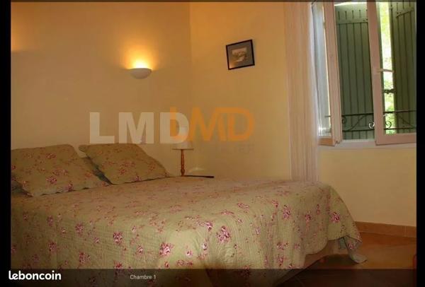 Villa avec gîte sur 5000 m2 de terrain, Piscine. Garage