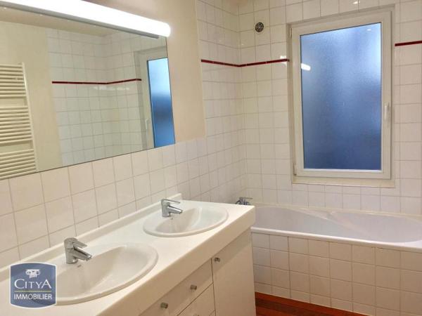 Appartement à louer 3 pièces 69.85m²