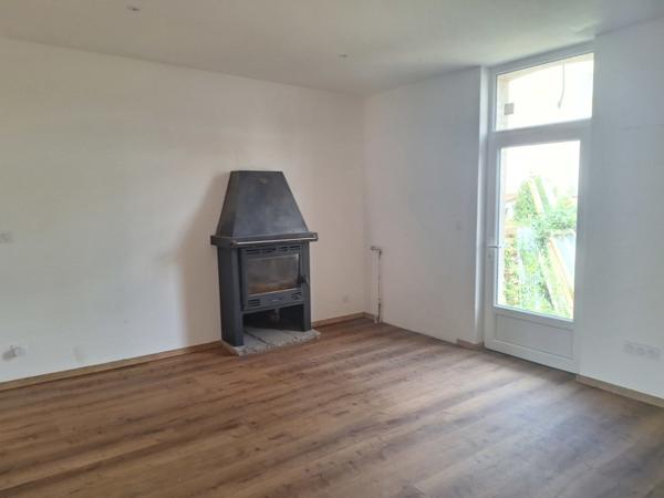 Maison à vendre 61 600 € Montluçon 3 p 75 m² DPE D