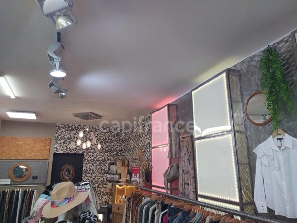 GARD (30) LE GRAU DU ROI (30240) à vendre Fonds de commerce magasin/boutique de vêtements prêt à porter 100 m 2.