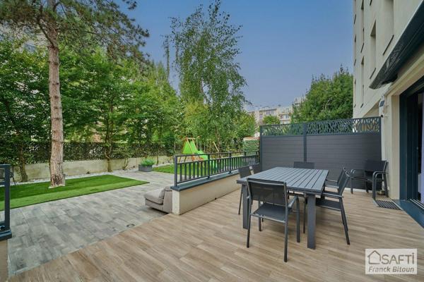 Bécon Village. DUPLEX de 144 m² avec TERRASSE et GRAND JARDIN PRIVATIF