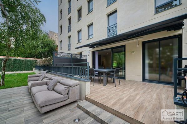Bécon Village. DUPLEX de 144 m² avec TERRASSE et GRAND JARDIN PRIVATIF
