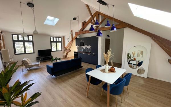 Appartement à vendre    3 pièces • 71 m2 Hyères